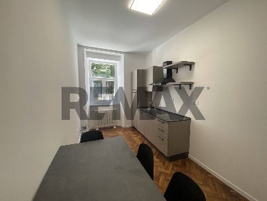 Foto Appartamento in Via Piccardi 15, Trieste di 76 m² con 3 locali