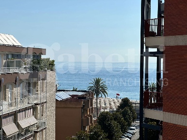 Foto Appartamento in Via Venezia 18, Albenga Centro di 92 m² con 4 locali