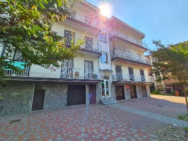 Foto Appartamento in Via Pascoli 18, Siziano Centro di 70 m² con 3 locali