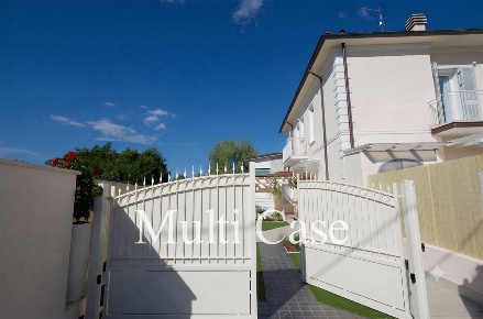 Foto Villa unifamiliare a Pietrasanta di 176 m² con 6 locali in vendita
