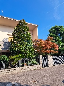 Foto Casa indipendente a Faenza di 245 m² con 6 locali in vendita