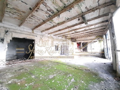 Foto Negozio in Via Lorenteggio, Milano Giambellino di 530 m² con 8 locali