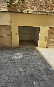 Foto Box in Via di Sant'Erasmo, Roma San Giovanni di 10 m² con 1 locali