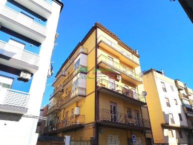Foto Appartamento a Gela di 210 m² in vendita