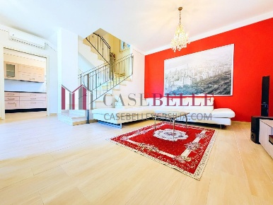 Foto Villa bifamiliare a Camaiore Lido di Camaiore di 170 m² con 10 locali