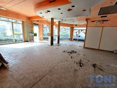 Foto Locale commerciale a Vinci Spicchio-sovigliana di 150 m² con 4 locali