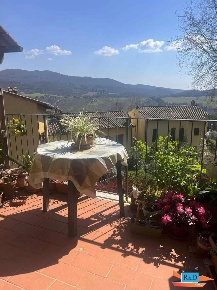 Foto Appartamento a Radicondoli Centro di 75 m² con 4 locali in vendita