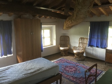 Foto Casale a Calci Centro di 176 m² con 8 locali in vendita