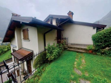 Foto Appartamento a Ardesio Centro di 120 m² con 6 locali in vendita
