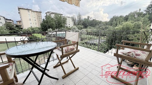 Foto Villa bifamiliare a Lucca Sant'Anna di 100 m² con 4 locali in vendita