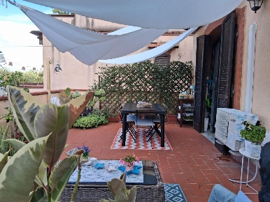 Foto Villa a schiera a Ameglia Centro di 65 m² con 3 locali in vendita