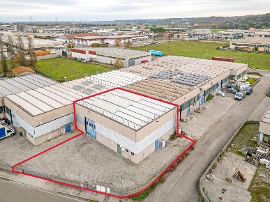 Foto Capannone industriale a Calcinaia di 310 m² con 4 locali in vendita