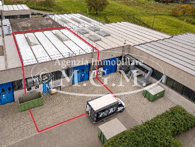Foto Capannone industriale a Calcinaia di 455 m² con 4 locali in affitto