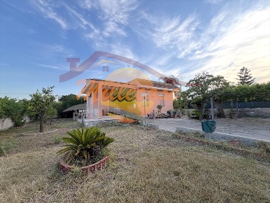 Foto Villa unifamiliare in traversa pozzo di mazza, Siracusa Fanusa