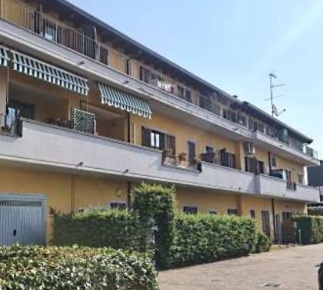 Foto Appartamento in Via Liberazione, Cesano Maderno di 71 m² con 2 locali