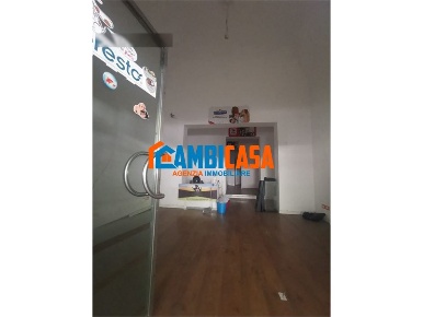 Foto Locale commerciale a Palermo Politeama - Ruggiero Settimo di 58 m²