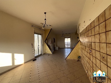 Foto Appartamento a Alcamo di 110 m² con 5 locali in vendita