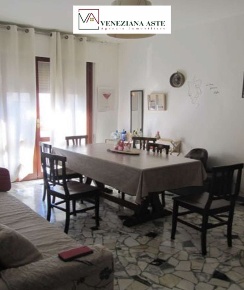 Foto Appartamento in Via Torino, Venezia Mestre di 87 m² con 5 locali
