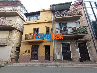 Foto Appartamento a Villabate di 105 m² con 3 locali in vendita