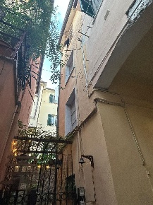 Foto Casa indipendente a Massa Centro di 170 m² con 6 locali in vendita