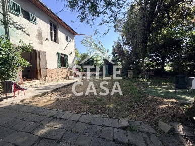 Foto Casa indipendente a Chiesina Uzzanese Centro di 180 m² con 6 locali