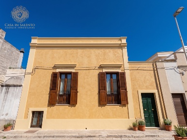 Foto Appartamento a Corsano Centro di 223 m² con 10 locali in vendita