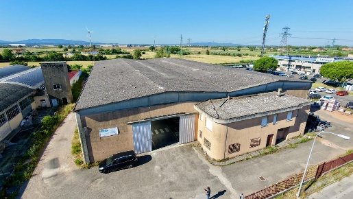 Foto Capannone industriale a Calcinaia Fornacette di 3060 m² con 1 locali