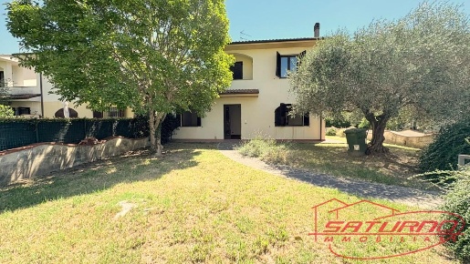 Foto Villa a schiera a Lucca Santa Maria a Colle - Ponte San Pietro