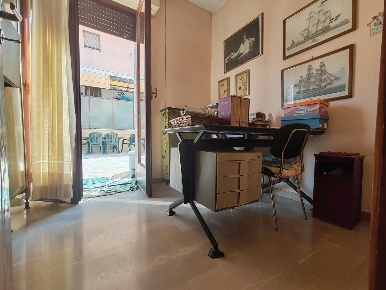Foto Appartamento a Massa Centro di 140 m² con 7 locali in vendita