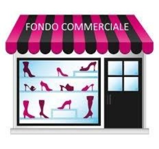 Foto Locale commerciale a Lucca Piazza Napoleone - San Michele di 60 m²
