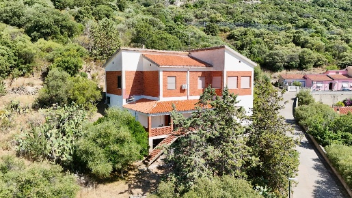 Foto Appartamento in via San Sisto 17, Berchidda di 169 m² con 5 locali
