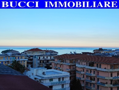 Foto Attico in Via Vittorio Veneto, Pescara di 213 m² con 4 locali