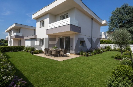 Foto Case semi ndipendenti in VIA MATTEOTTI 33, Sovico di 213 m² in vendita