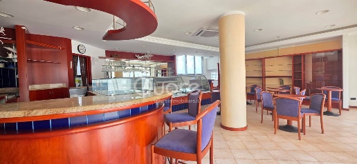 Foto Negozio a Magnano in Riviera Centro di 245 m² con 2 locali in vendita