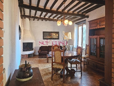 Foto Casa indipendente a Monticiano Scalvaia di 400 m² con 15 locali