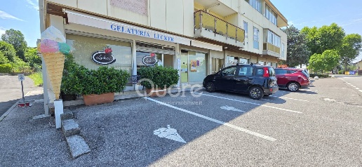 Foto Attività commerciale in VIA LEDRA 16, Buja Buia di 103 m² con 2 locali