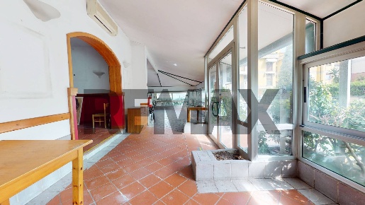 Foto Locale commerciale in Via Degli Ontani 54, Viareggio di 220 m²