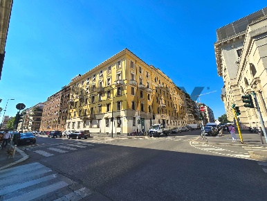 Foto Appartamento in Via Soperga 14, Milano Centrale di 80 m² con 3 locali