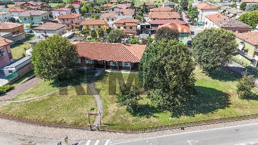Foto Villa unifamiliare in IV Novembre 21, Osio Sopra di 362 m² in vendita