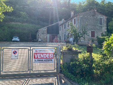 Foto Casa indipendente in VIA BORGOMALE, Orgiano Centro di 248 m²