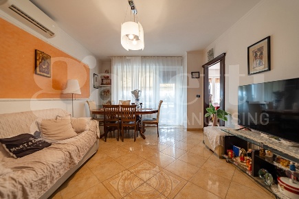 Foto Appartamento in Via Monte Penice 10, Rozzano Centro di 105 m²