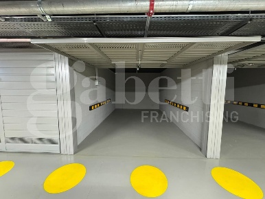 Foto Box in Borgogna, Milano San Babila di 19 m² in affitto