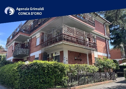 Foto Appartamento in Via Valle Alessandra 1, Roma Torre Gaia di 134 m²