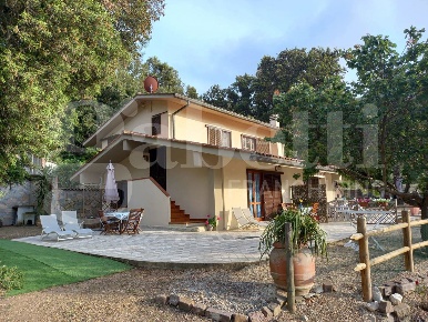 Foto Casa indipendente a Rio di 150 m² con 7 locali in vendita