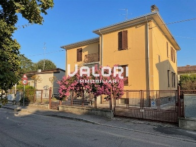 Foto Appartamento in VIA TRIESTE, Castel Bolognese Centro di 128 m²