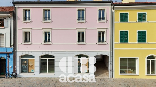 Foto Negozio in via Marino Moretti, Cesenatico Porto Canale di Ponente