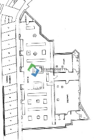 Foto Negozio in Via Simone Martini, Siena Ravacciano di 450 m² in vendita