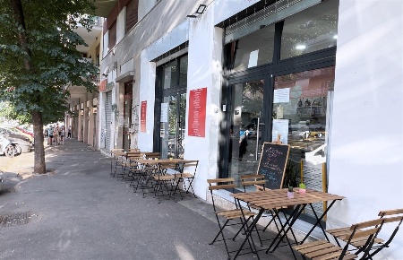 Foto Negozio in Via Roberto Malatesta, Roma Pigneto di 145 m² con 3 locali