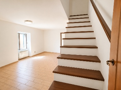 Foto Appartamento a Bolano di 102 m² con 4 locali in affitto