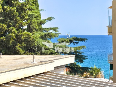 Foto Appartamento in Via Padre Semeria 88, Sanremo Foce - Semeria di 95 m²